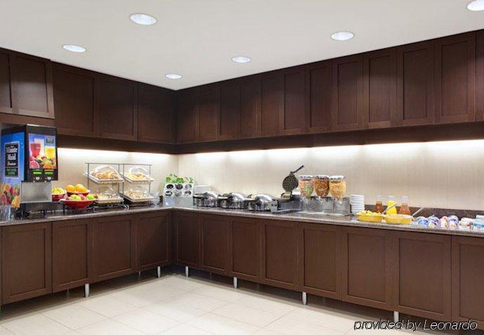 เรสซิเดนซ์ อินน์ ซาคราแมนโต แอร์พอร์ต นาโตมัส ซาคราเมนโต ร้านอาหาร รูปภาพ
